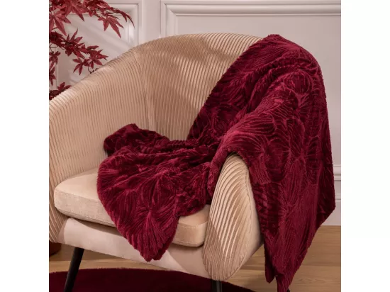 Plaid Fourrure Rouge Rubis motif en relief 120 x 160 cm