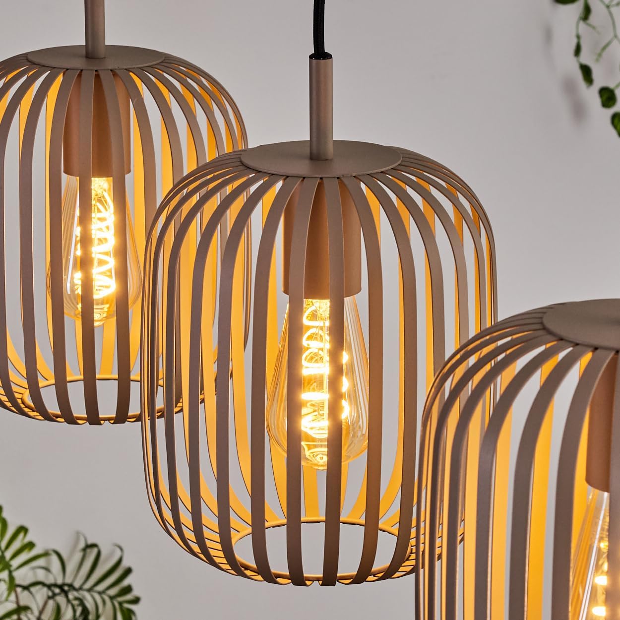 HOFSTEIN Hängeleuchte Bystrup, 3-flammige Hängelampe aus Metall in Sandfarben/Beige, Leuchte im modernen Boho-Design (Ø Schirme 20,5 cm), E27, Pendelleuchte max. 110 cm, Esszimmer, Wohnzimmer, Küche