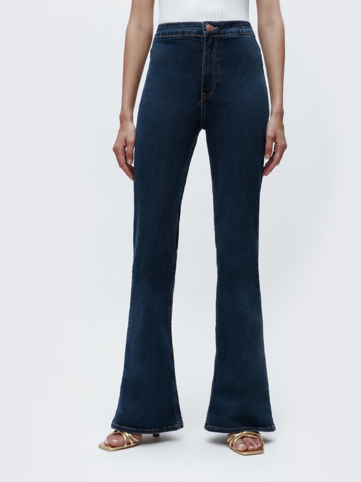 Calça jeans boca de sino comprida - Índigo
