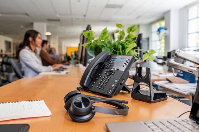 HP Poly Voyager 4320 MS Teams headset USB-A kabel med oplade-stander