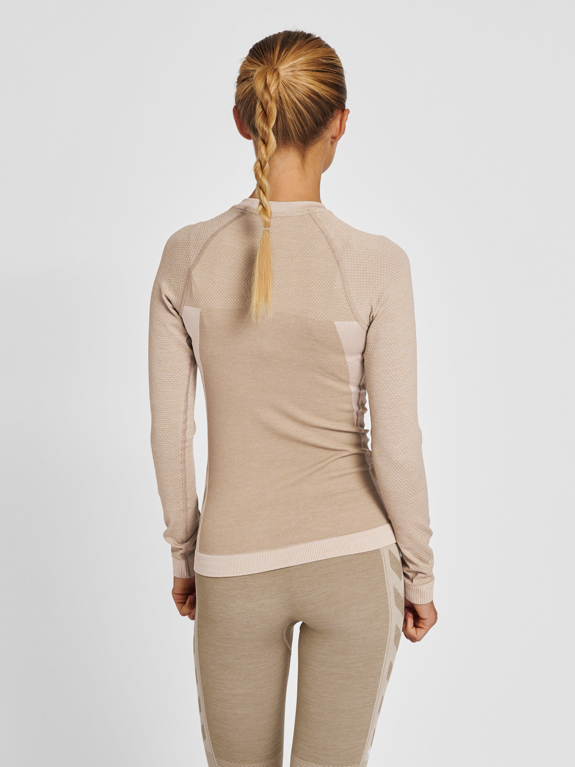 hmlCLEA SEAMLESS TIGHT T-SHIRT L/S