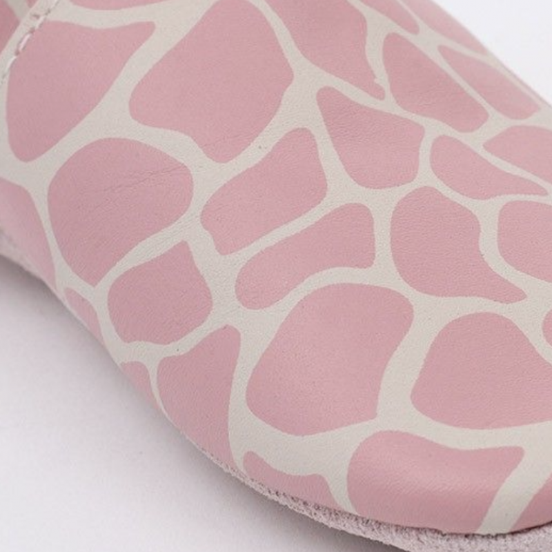 Bobux Bobux chaussons girafe print rose