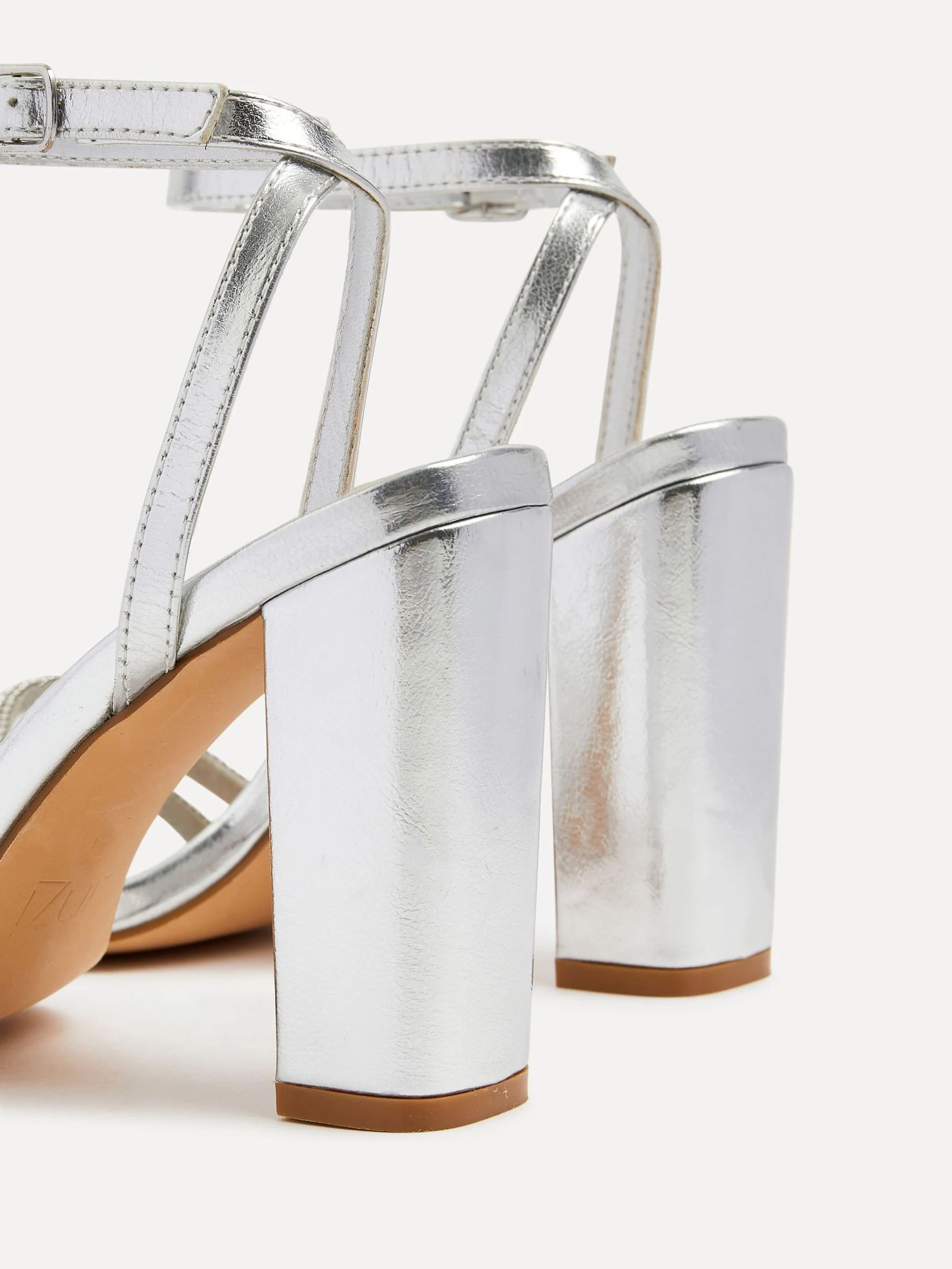 Zilver - Linzi Imera sandalen met blokhak en diamanté voorvoetbandje