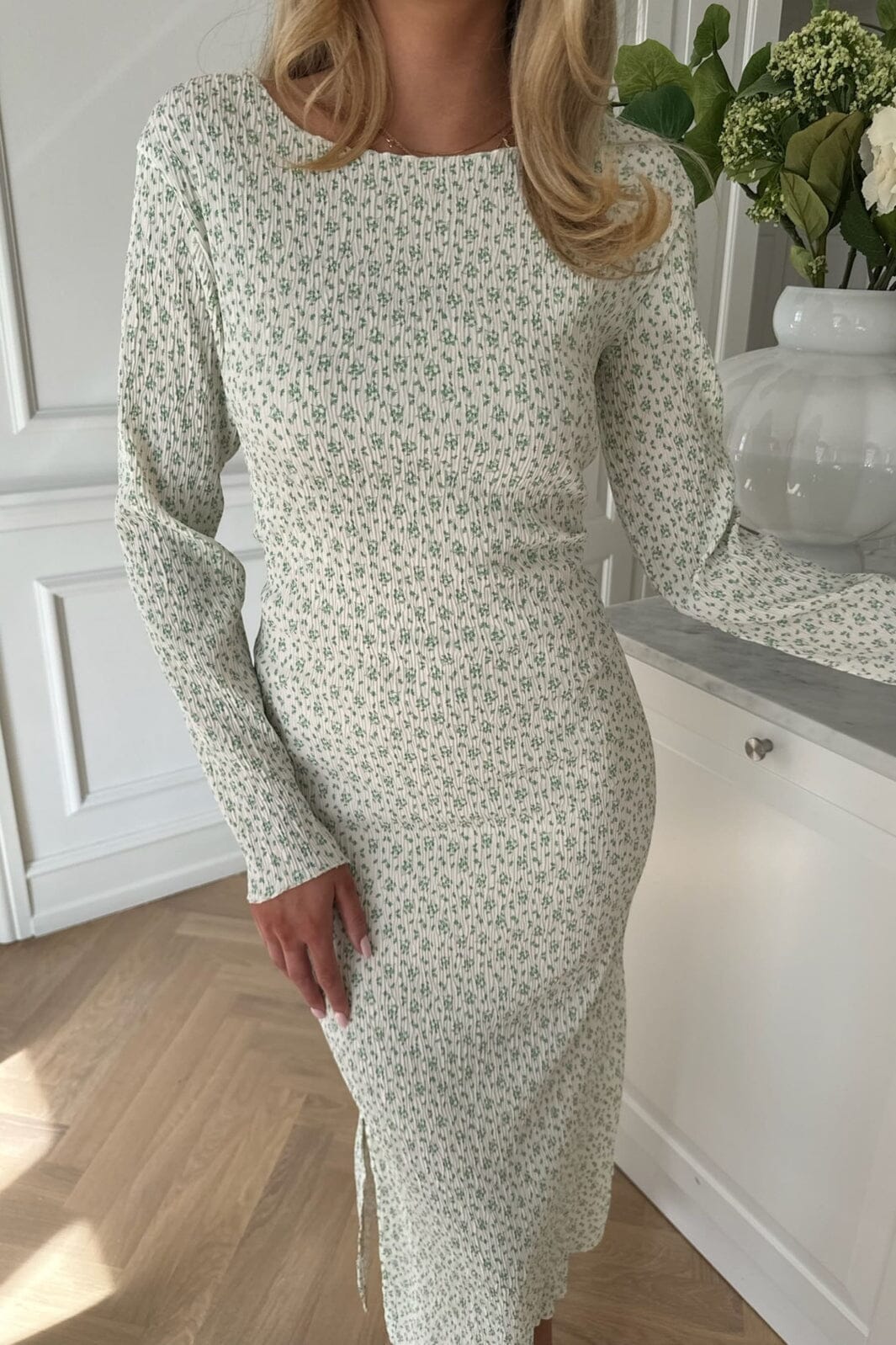 BYIC Odaic Dress gfsp green flower stem print