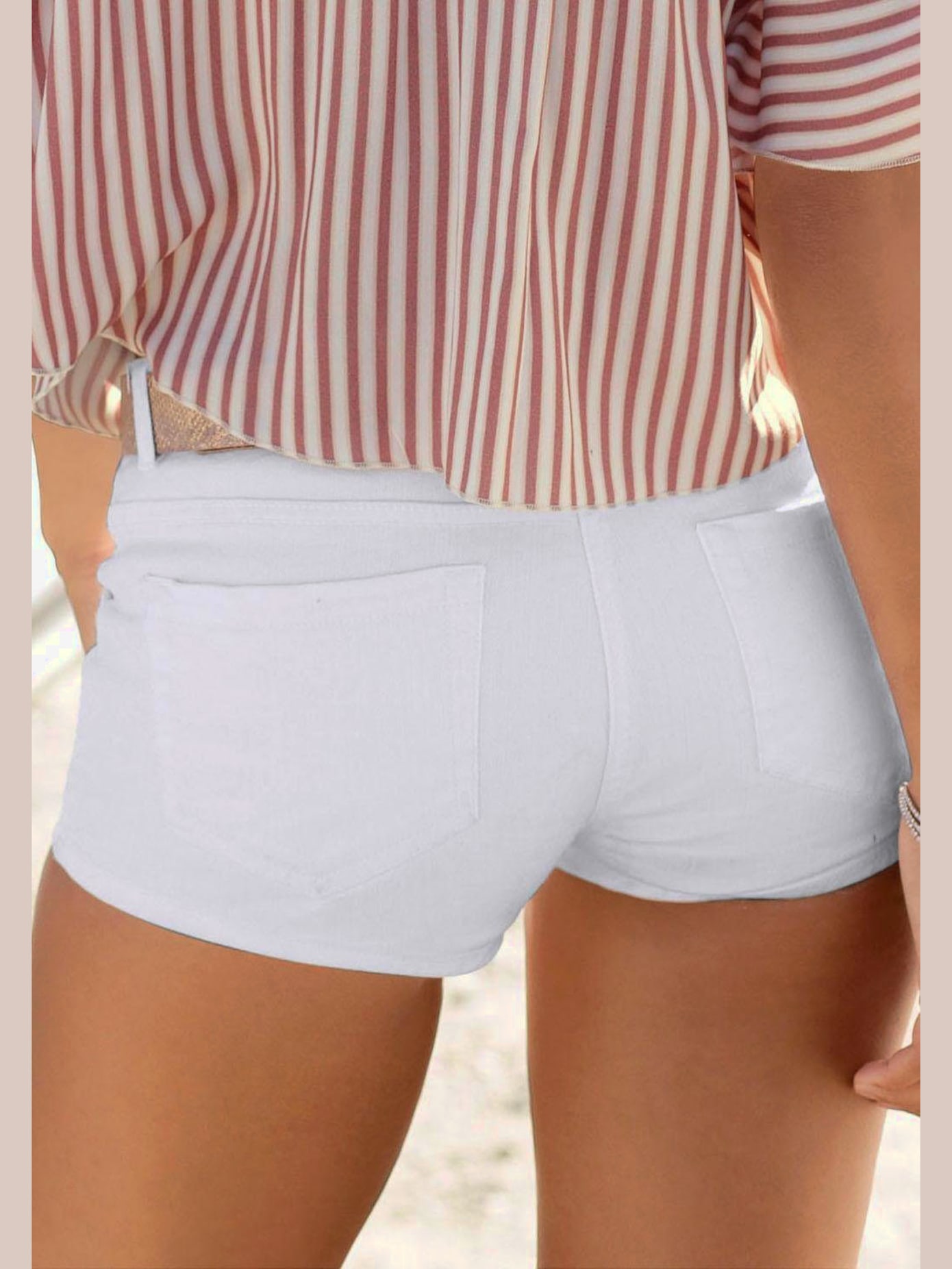 Mini-short en jean coupe brésilienne