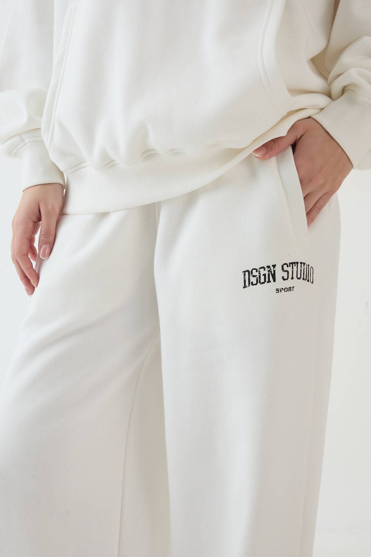 Jogging Droit Imprimé Universitaire Dsgn Studio