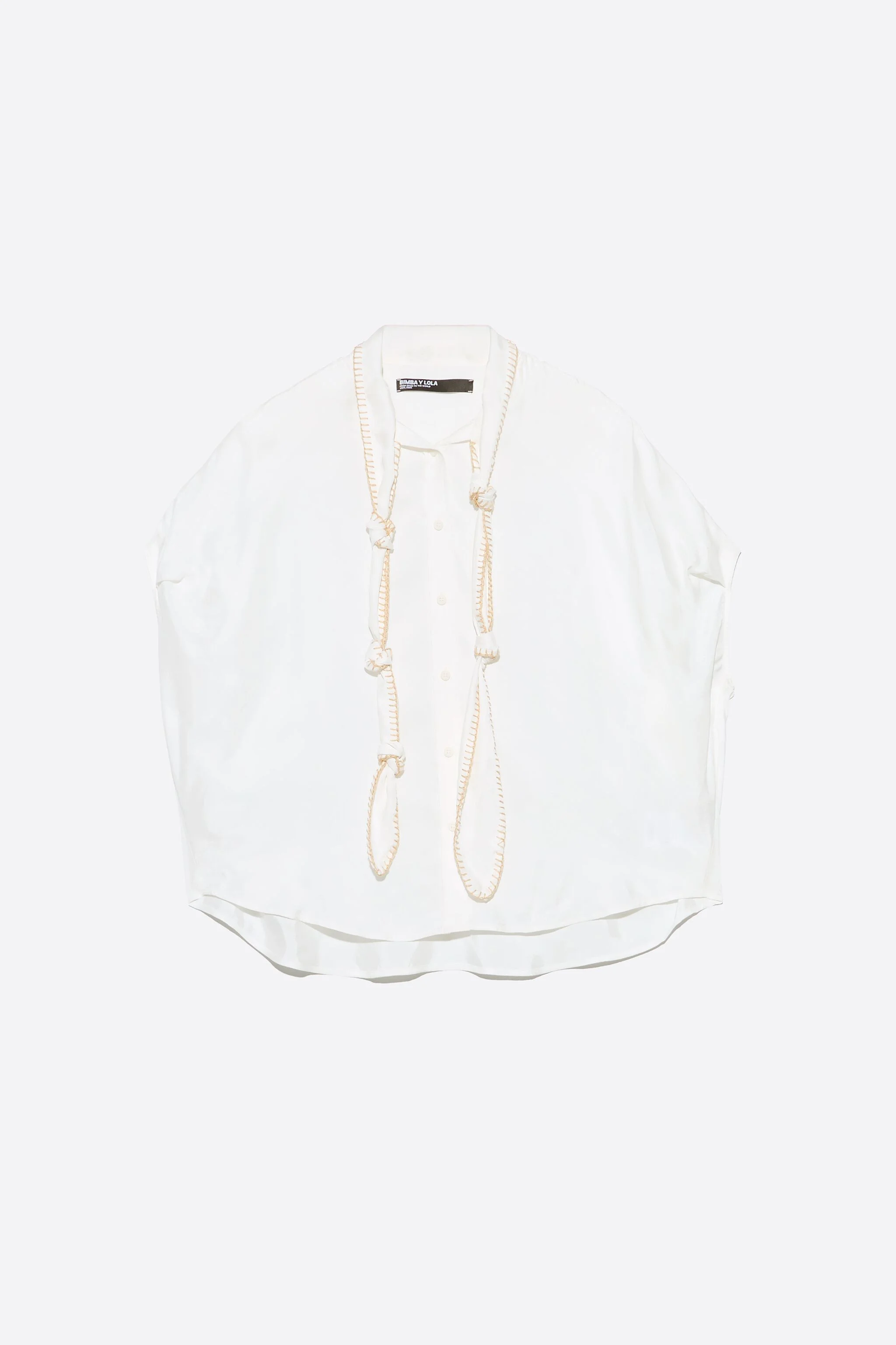 Camisa capa branca com decote em nó