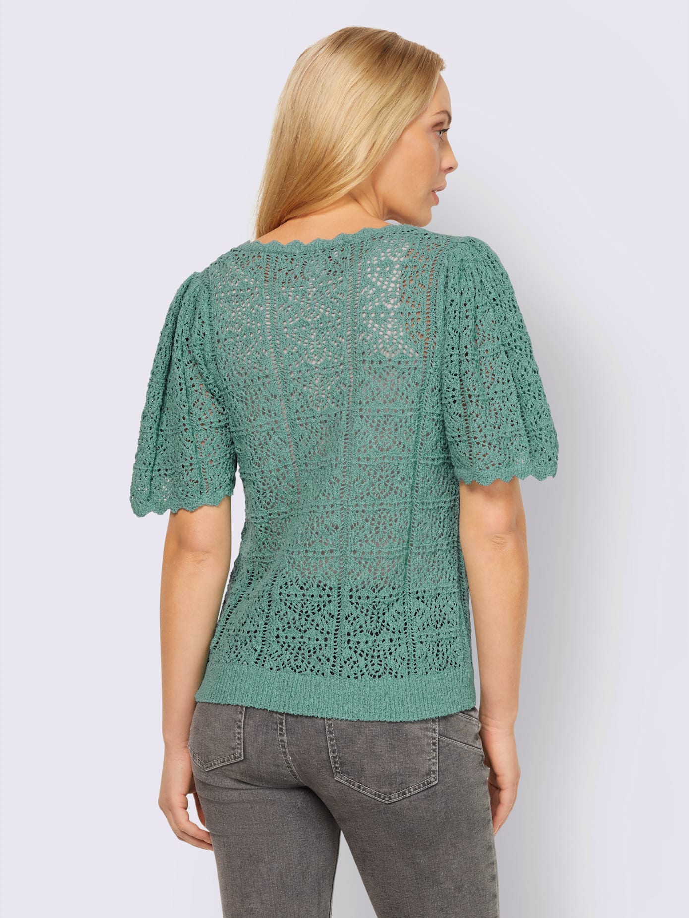 Pull motif ajouré léger