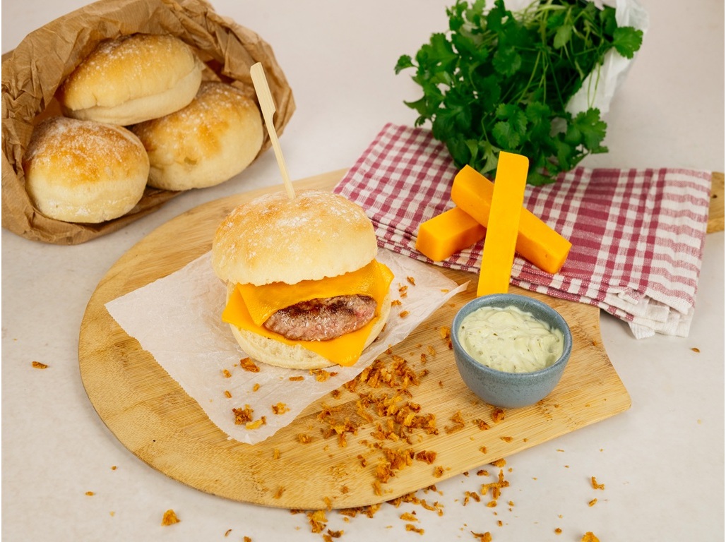 HAMBURGUER COM QUEIJO CHEDDAR SABORES AUCHAN UN