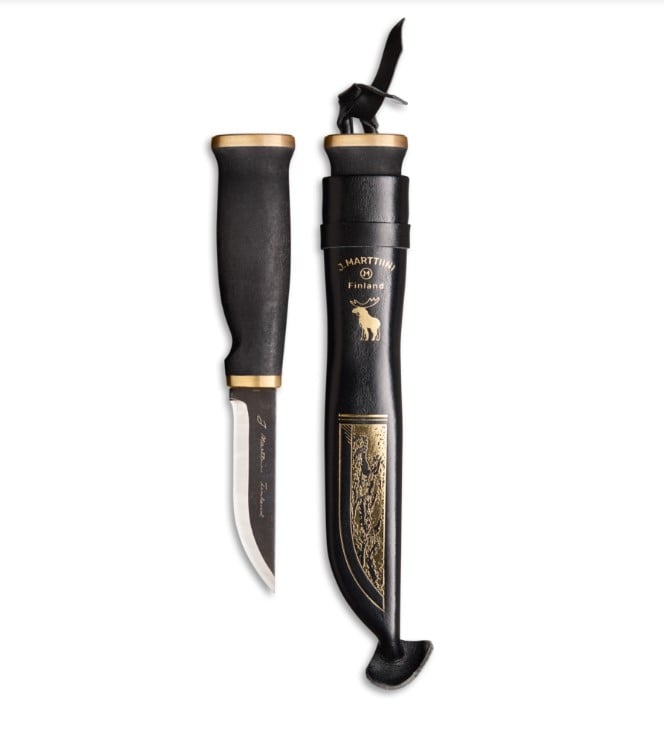 Marttiini Moose Black Knife<br>Leveres i svart beiset gaveeske i tre!