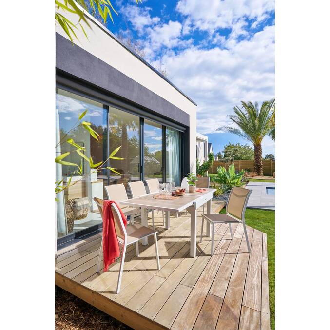 Chaise de jardin empilable ESSENTIA Lin & Blanc