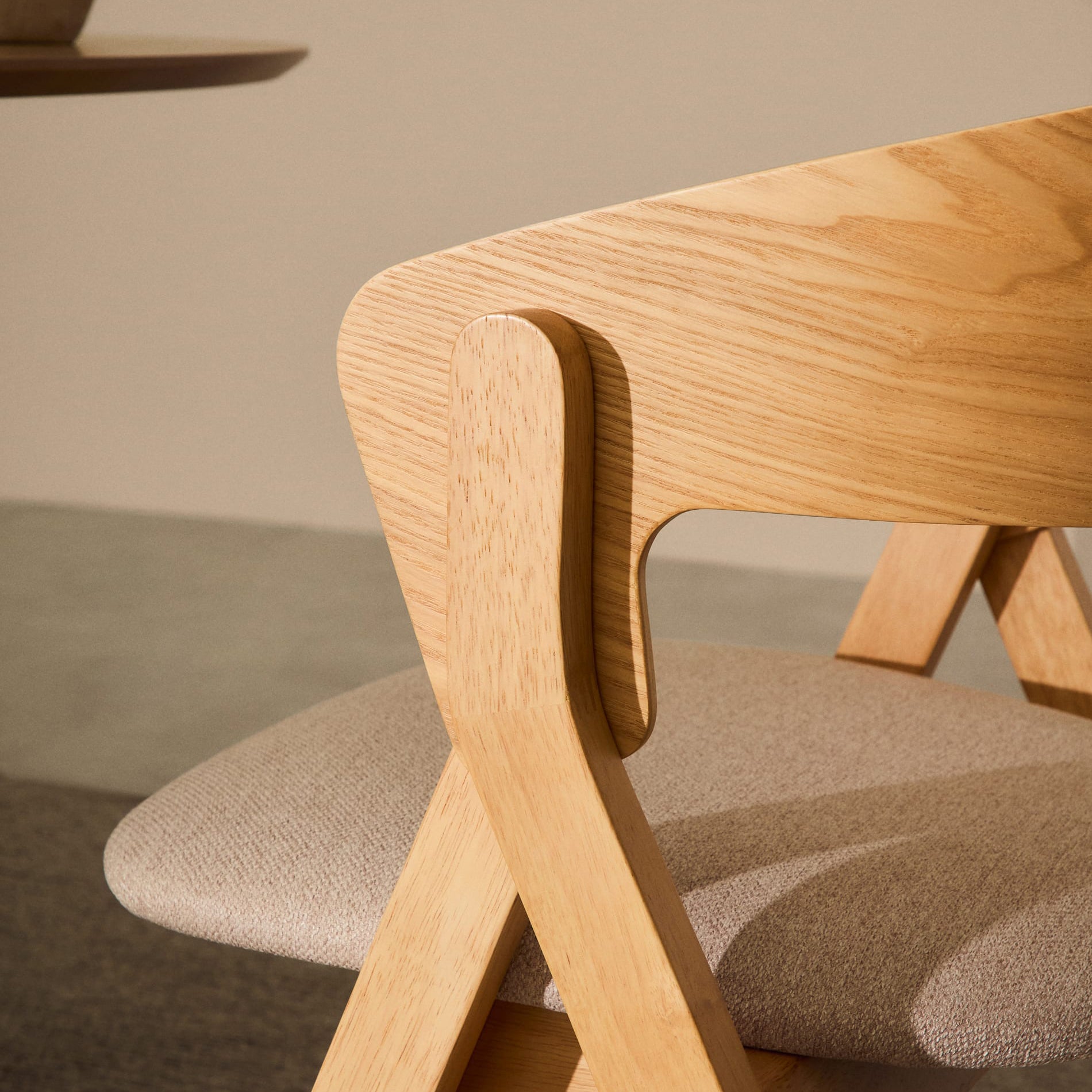 Kave Home Godia Eetkamerstoel - Eiken / Beige