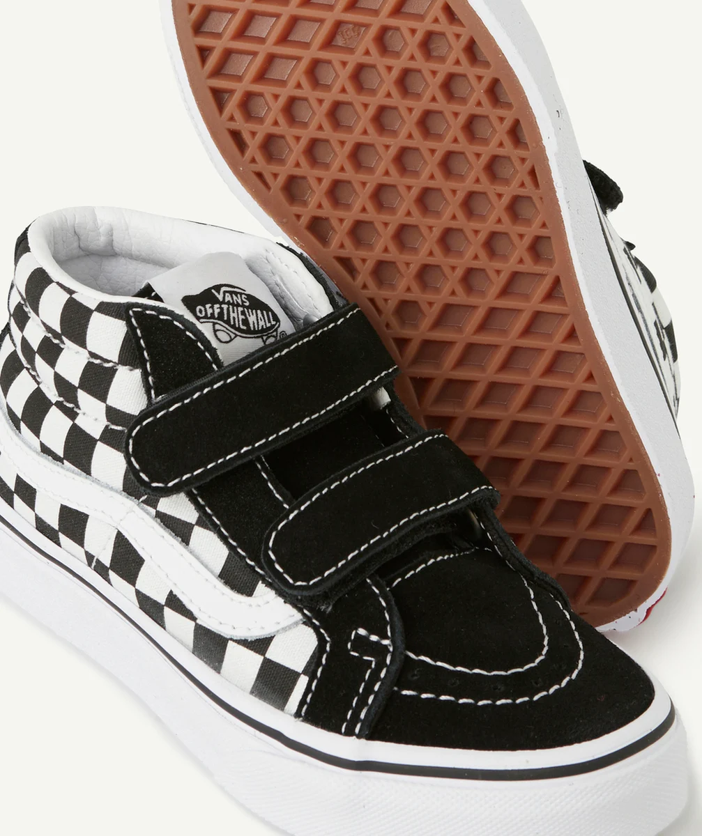 VANSBASKETS MI-MONTANTES À SCRATCHS NOIRE ET BLANCHE IMPRIMÉES DAMIER SK8