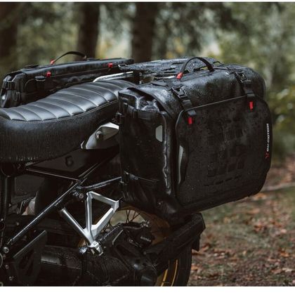 Sacoches cavalières SW-MOTECH SysBag WP L avec platine coté droit (27-40 litres) l'unité Universel - Noir