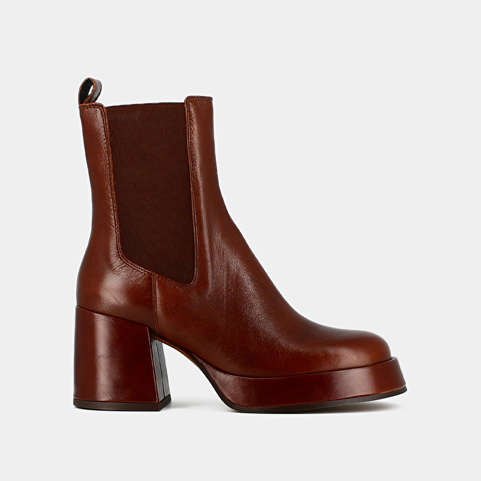 Bottines à plateformes et bouts carrés  en cuir vielli marron