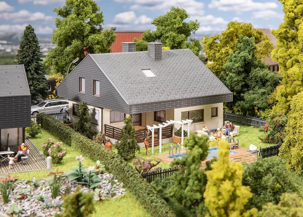 FALLER - Bungalow mit Plattendach