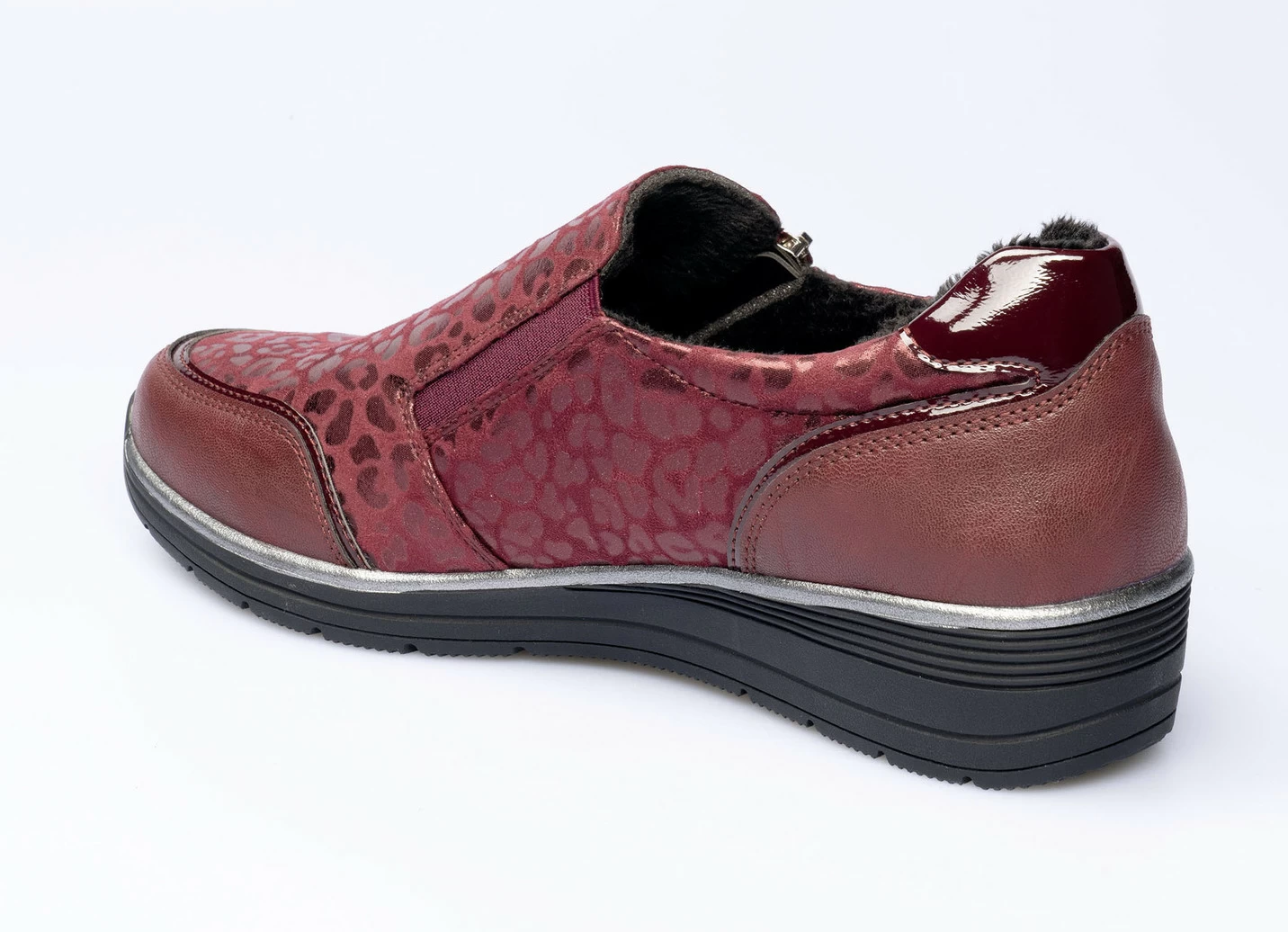 Stylischer Halbschuh im Leo-Look