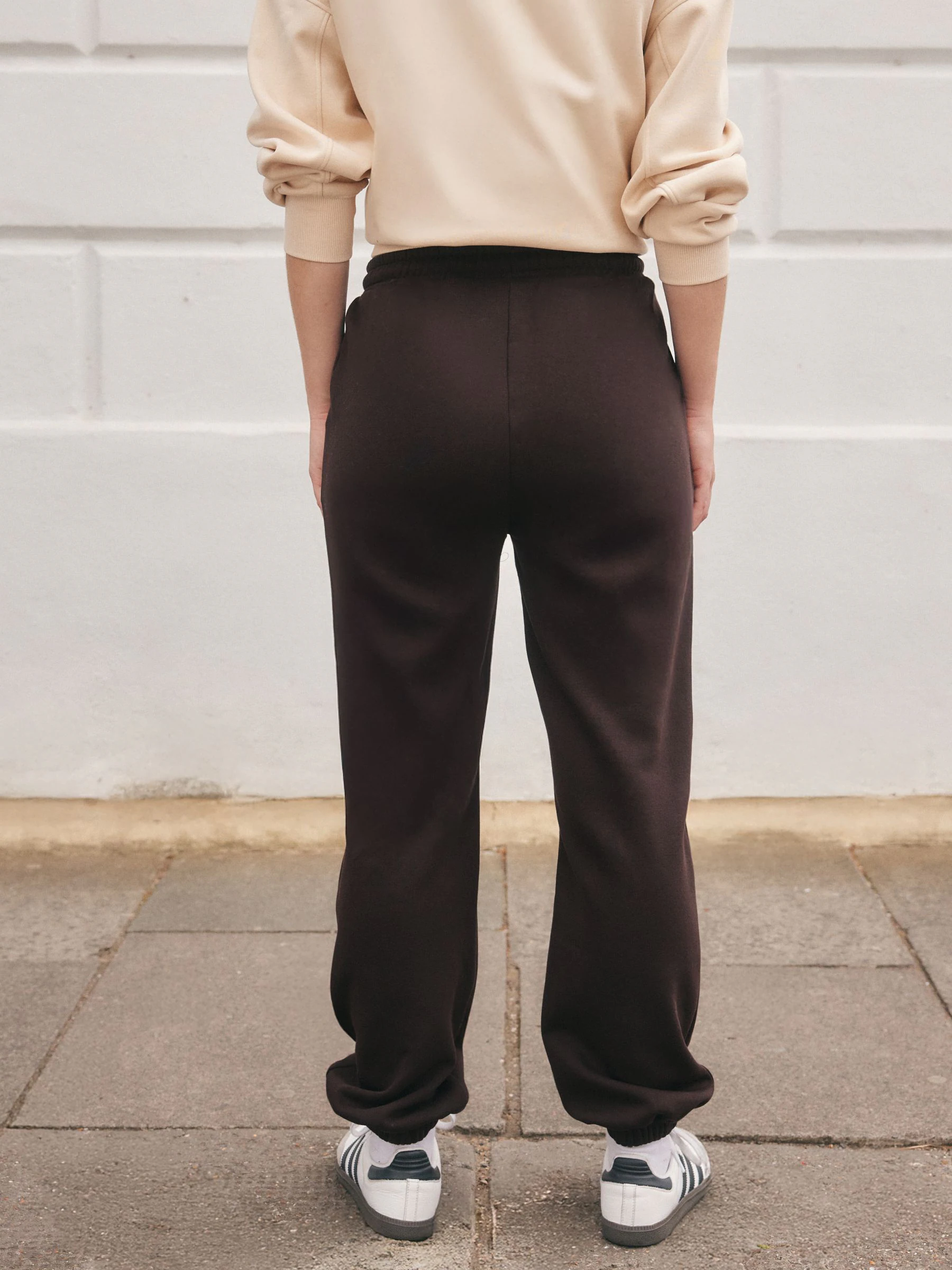 Chocoladebruin - Essentiële jersey joggingbroek met manchetten
