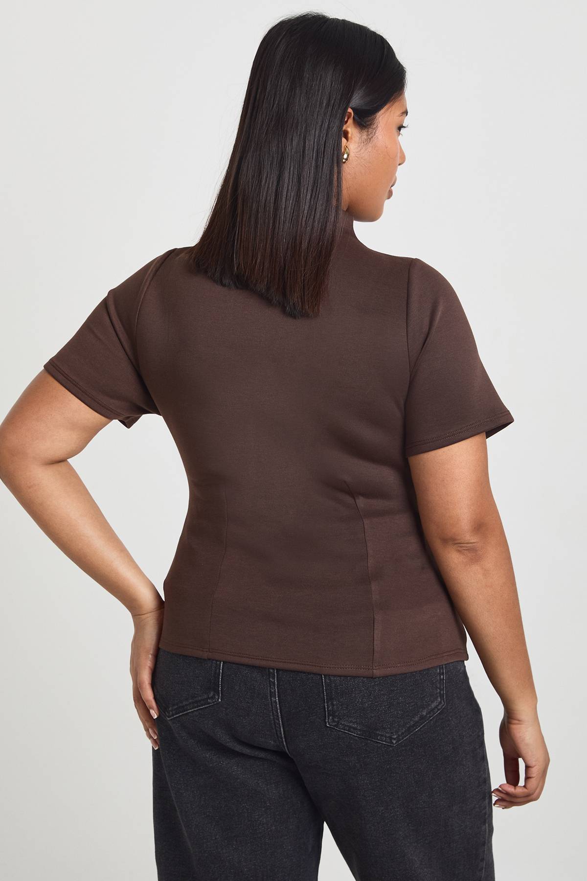 boohoo Haut Grande Taille Col Montant Taille Cintrée