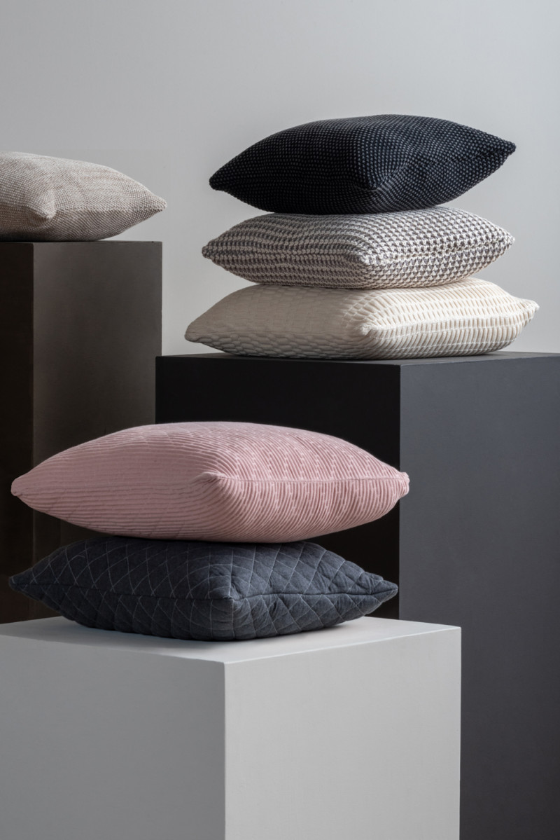 Cushion Zigzag Knitted