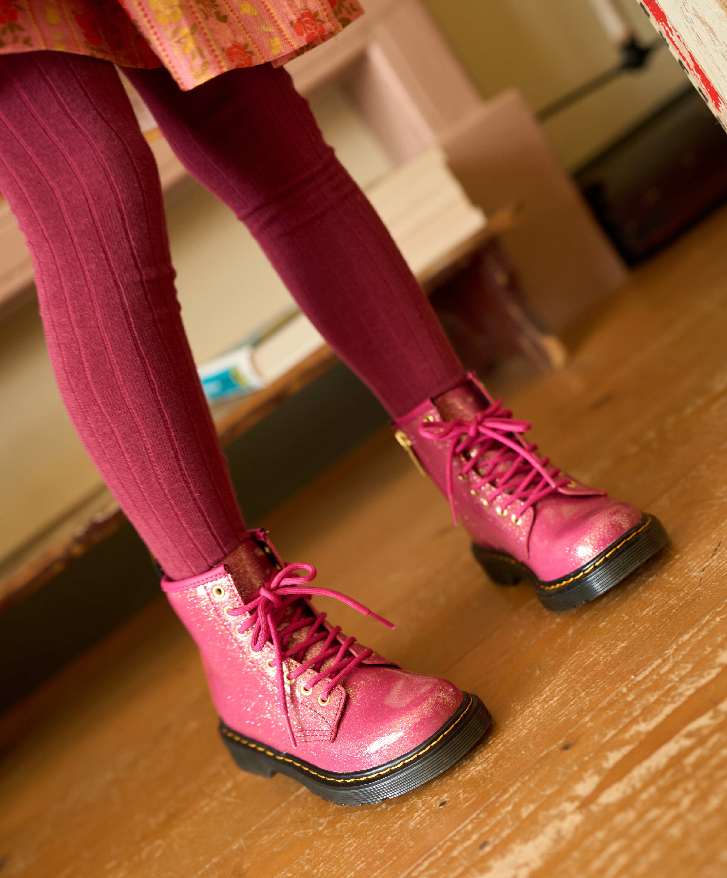 Dr. Martens 1460 J 8 Eye boots roze
