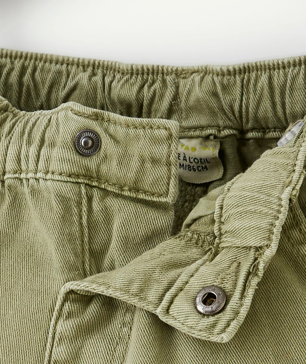 PANTALON RELAX BÉBÉ GARÇON KAKI AVEC REVERS