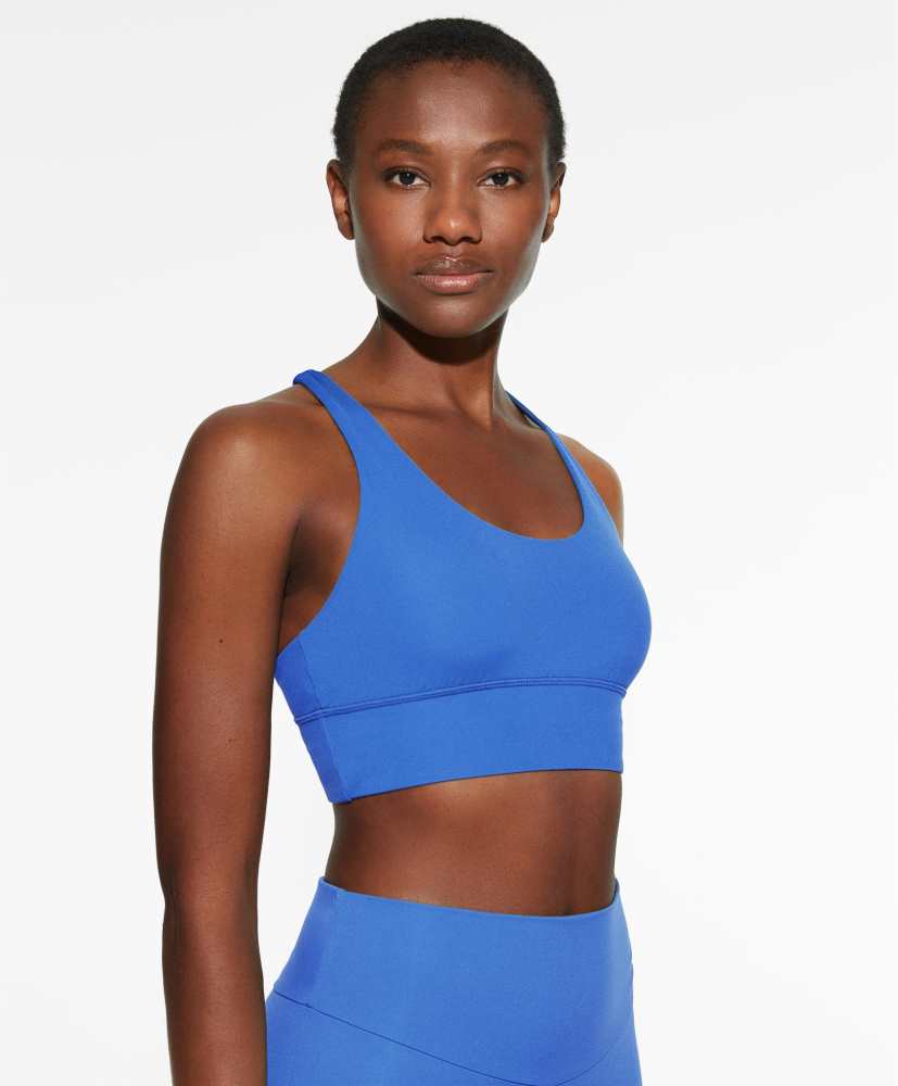 Sutiã esportivo com suporte médio para os seios.