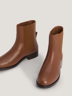 Botas de cano curto essenciais em couro de alta qualidade