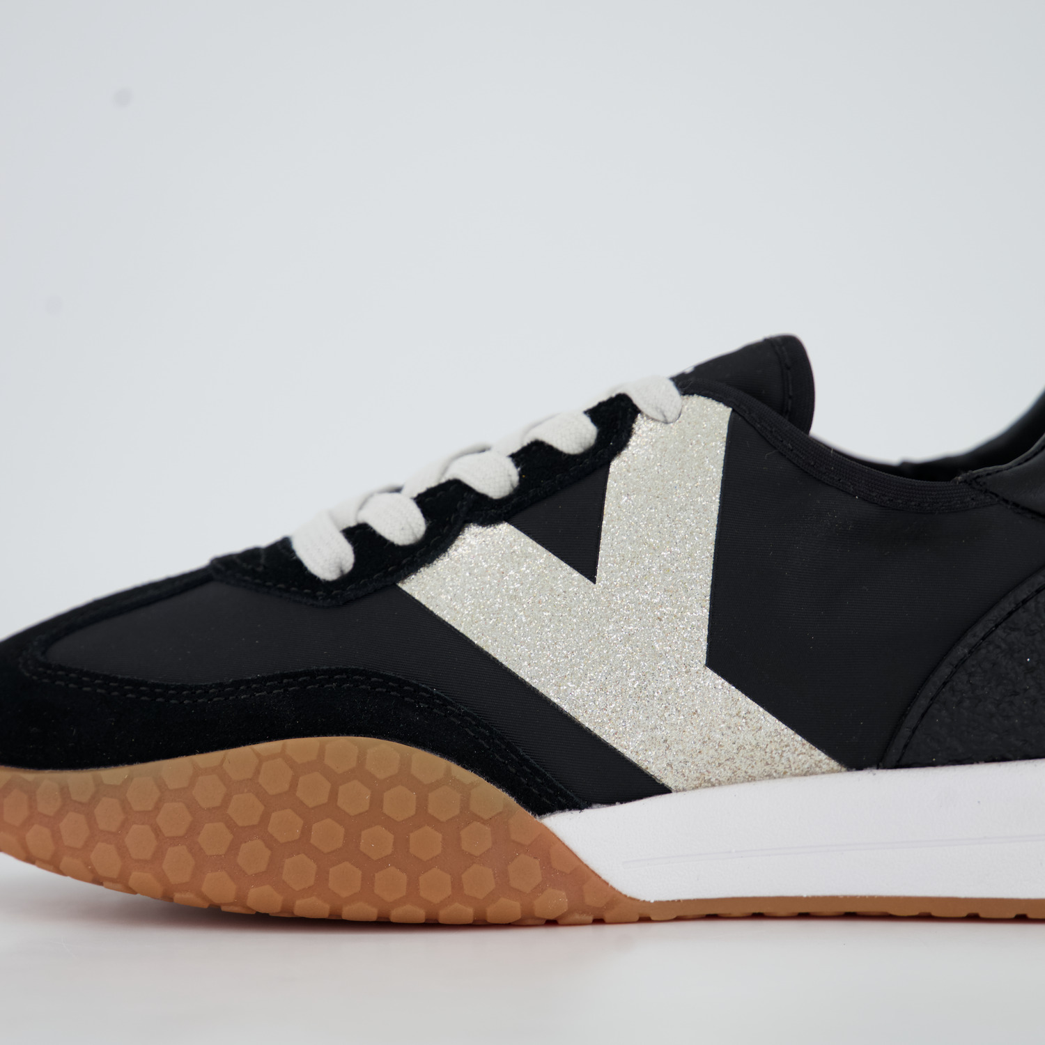 Keh-noo Sneaker