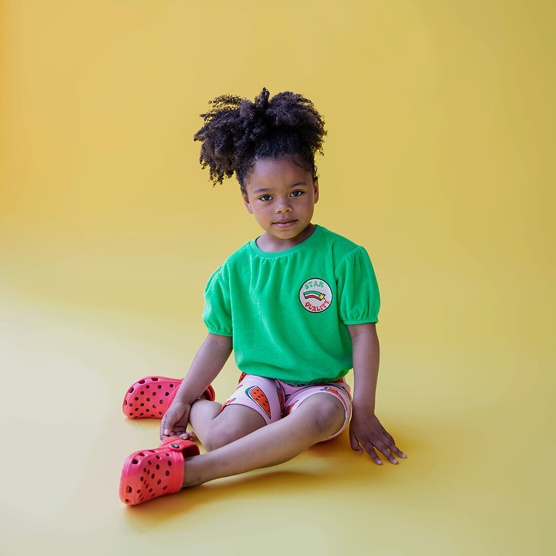 CARLIJNQ groene carlijnq t-shirt basic - puffed hsort sleeve with embroidery