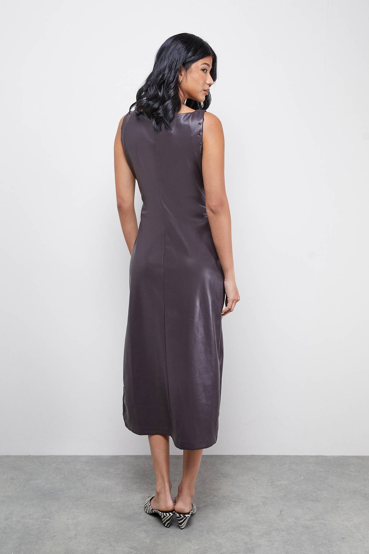 Warehouse Robe Midi Sans Manches en synthétique avec Détails de Surpiqûre