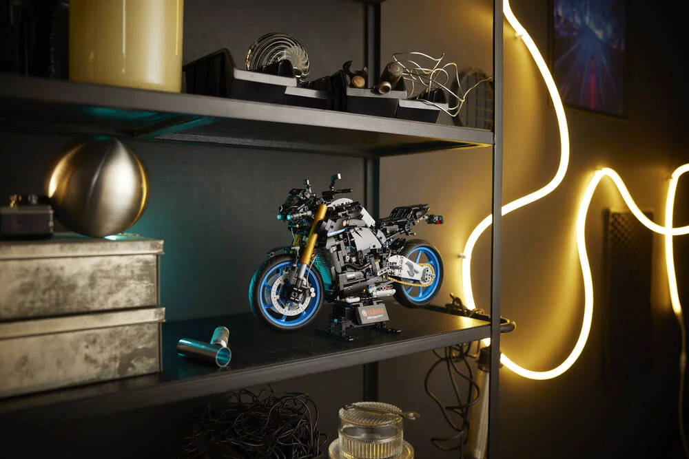LEGO®TECHNIC 42159 - YAMAHA MT-10 SP