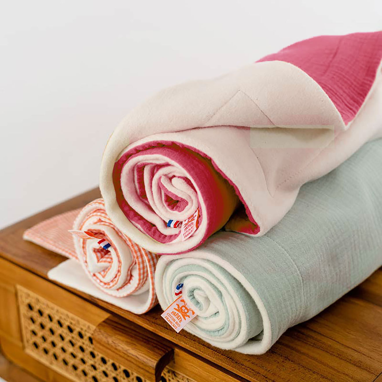 Papate Couverture en Coton Bio Rex blanc/fraise - 70x95 cm