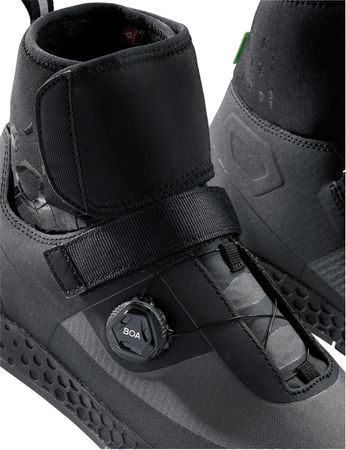 AM Moab Mid Winter STX Flatpedalschuh  black  42