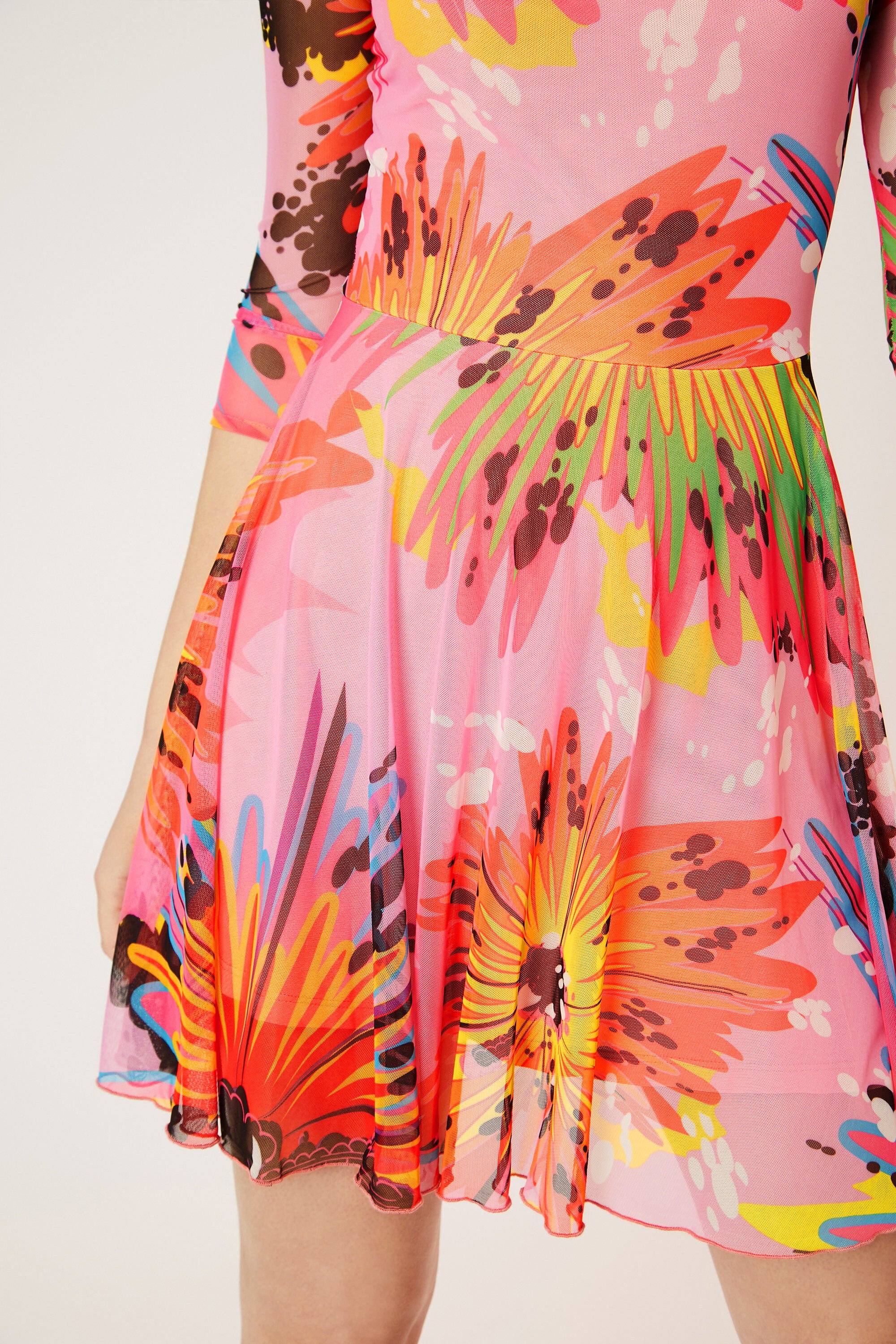 Robe courte manches 3/4