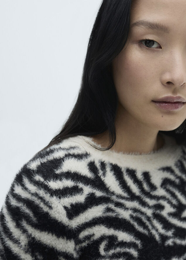 MANGO SWEATER. -- ZEBRI Light beige