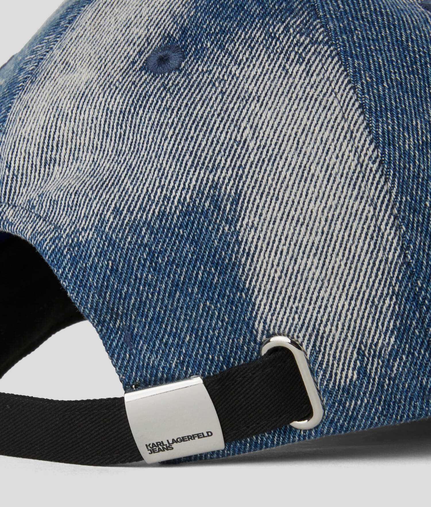 CASQUETTE EN DENIM DÉLAVÉ - Denim blanchi
