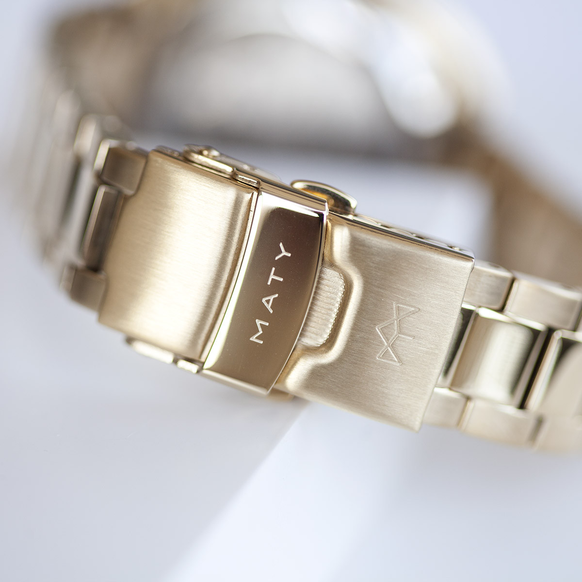 Montre mixte automatique acier doré bracelet acier doré