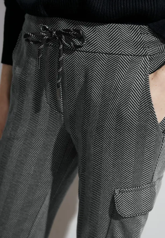 Casual Fit Cargohose - Black