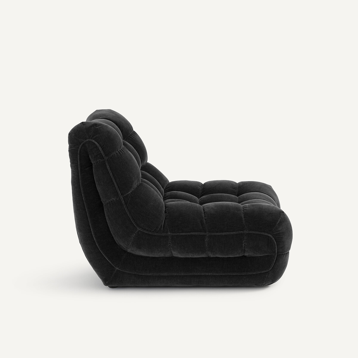 AM.PM<br>Poltrona estofada em veludo chenille, Jud