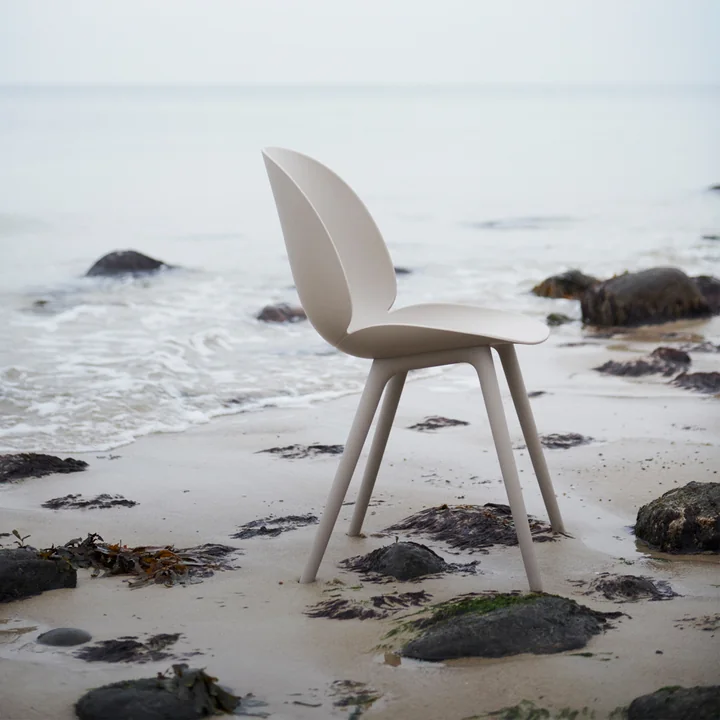 Gubi - Beetle Dining Stuhl Outdoor, alabaster white
