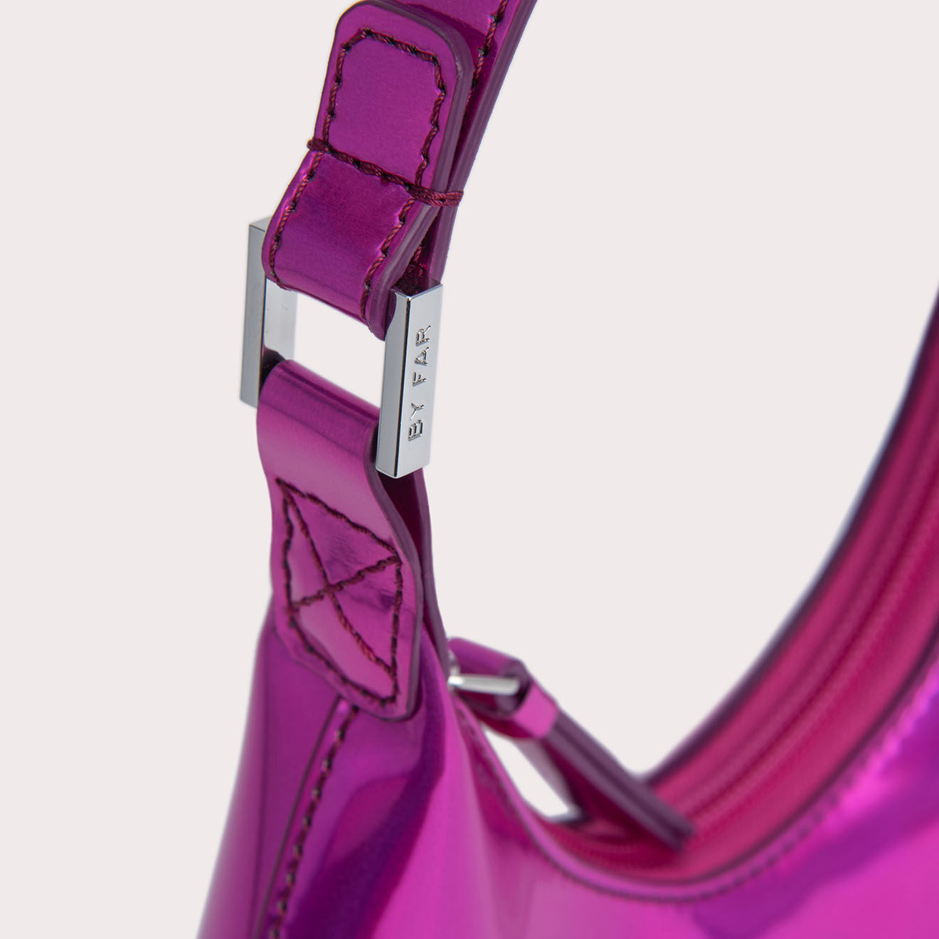 By Far Sac à main Baby Amber fuchsia - 11x24x6 cm