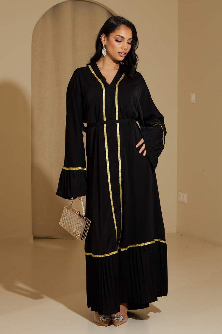 Abaya noire fluide à dorures et plissées