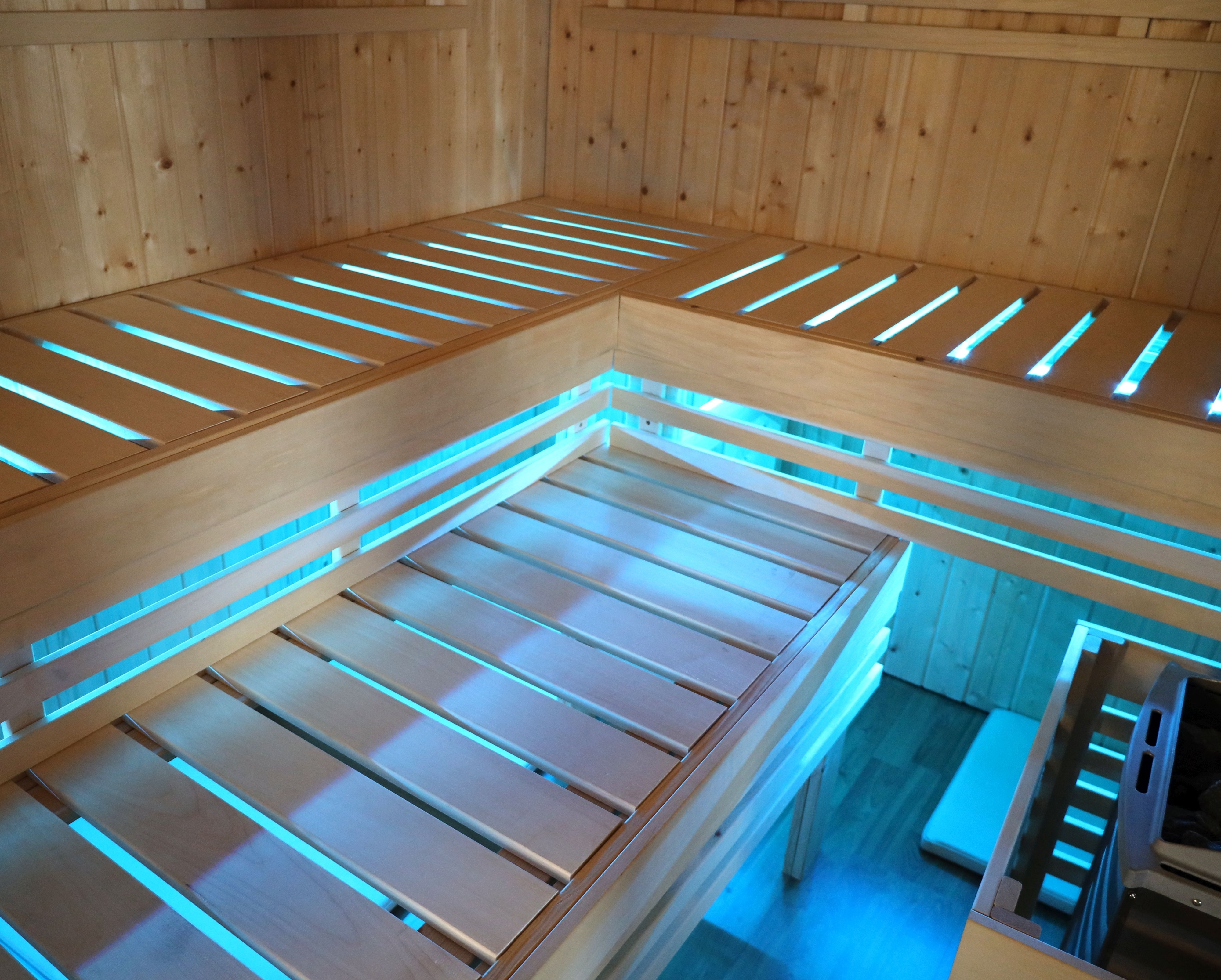 Karibu RGB+W Sauna Leuchten-Set 4 x 750 mm Bankbeleuchtung