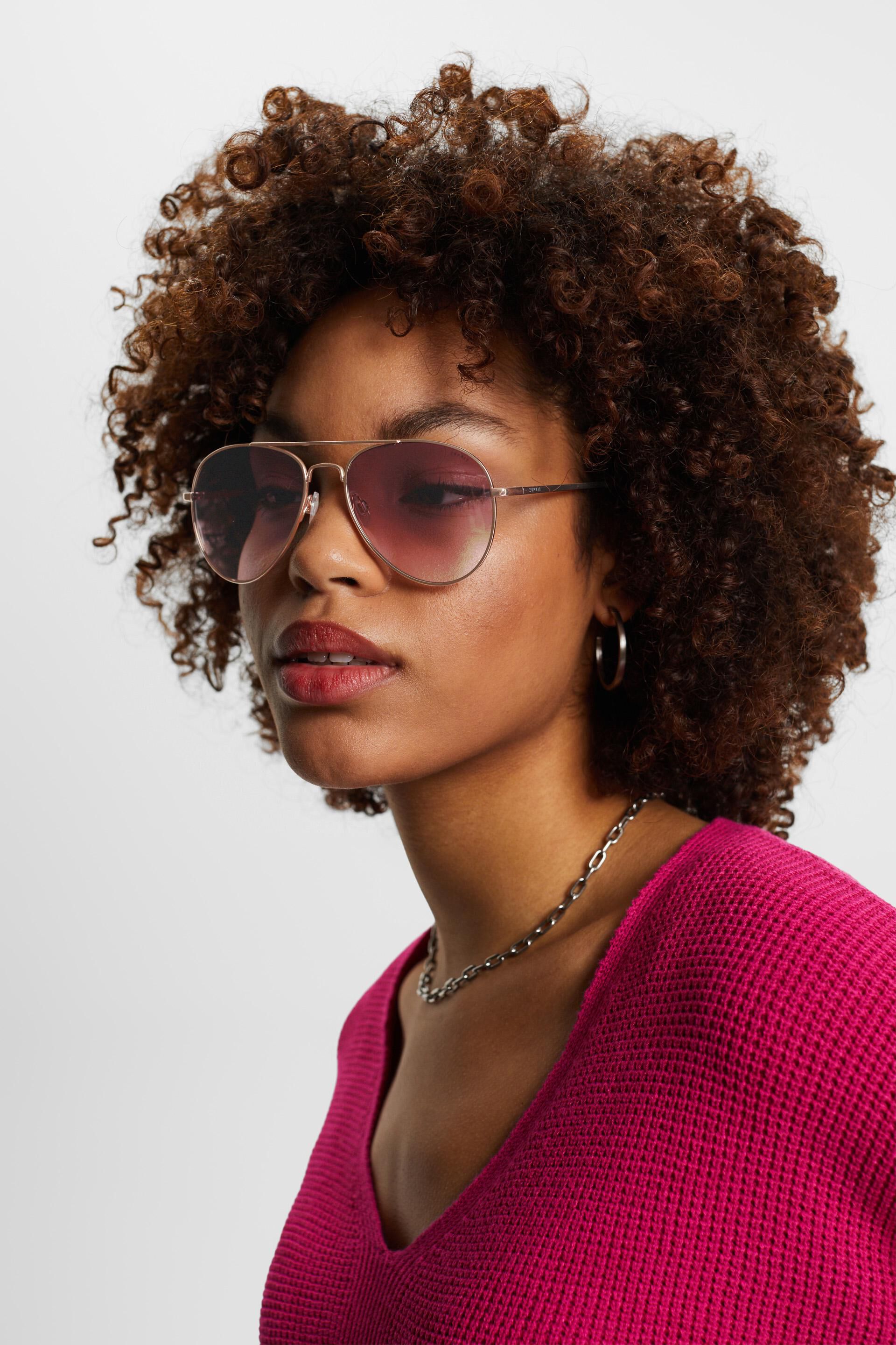 Lunettes de soleil de style aviateur à verres teintés de rose