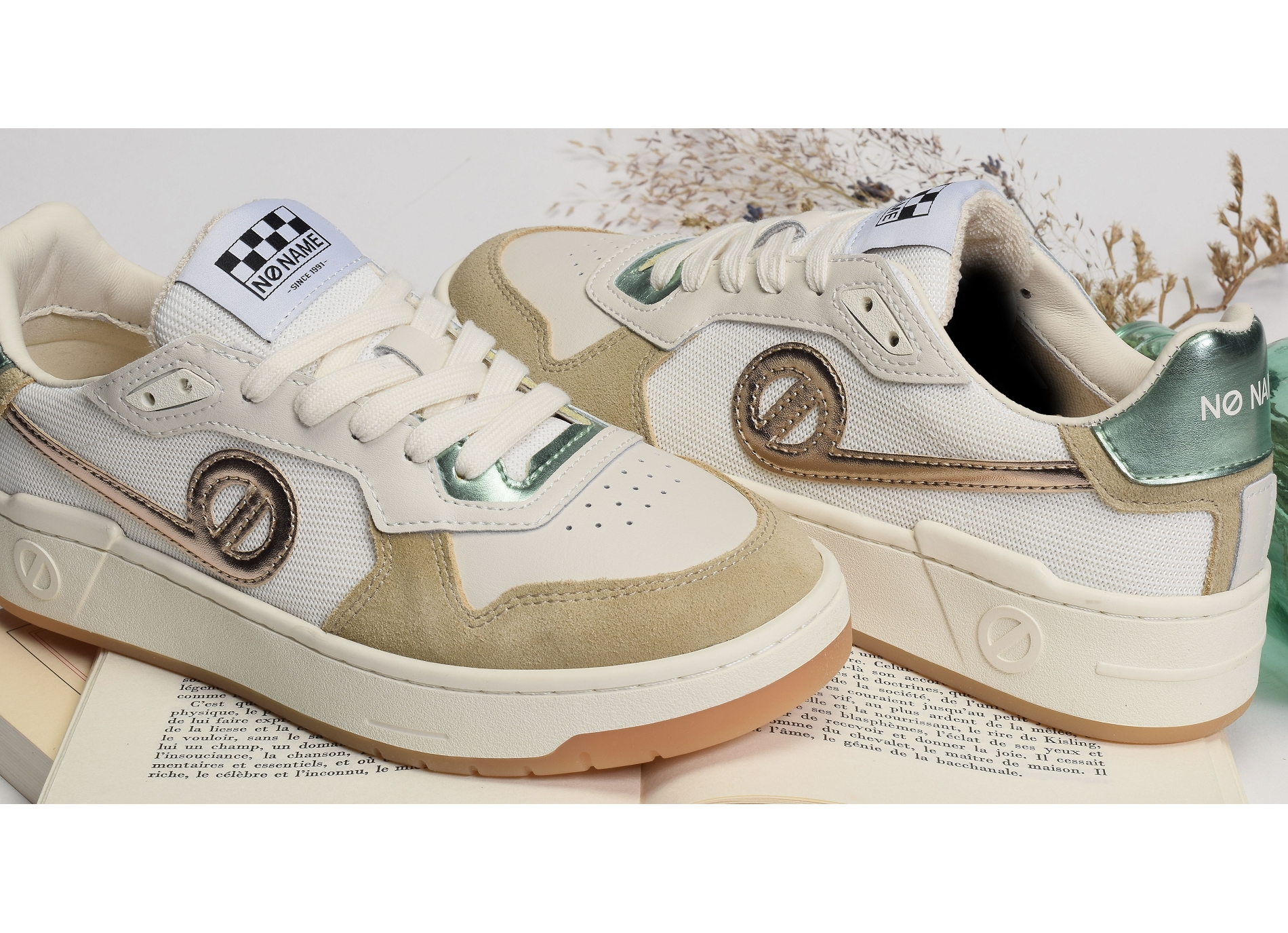 Kelly beige or
