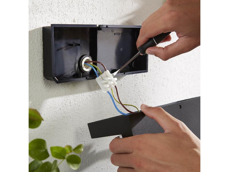 Philips Hue White & Color Ambiance Outdoor Nyro Wandleuchte Aussenleuchte Nyro
