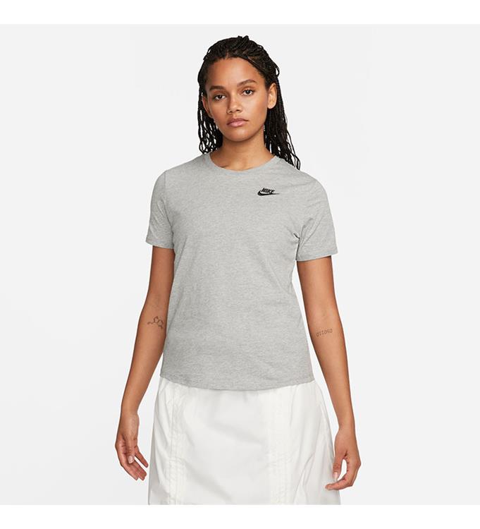 Nike Women Sportswear Club Essentials T-Shirt