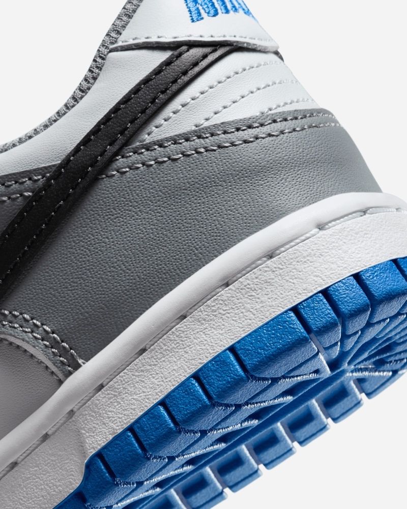 Chaussures Nike Dunk Low Gris & Noir pour enfant