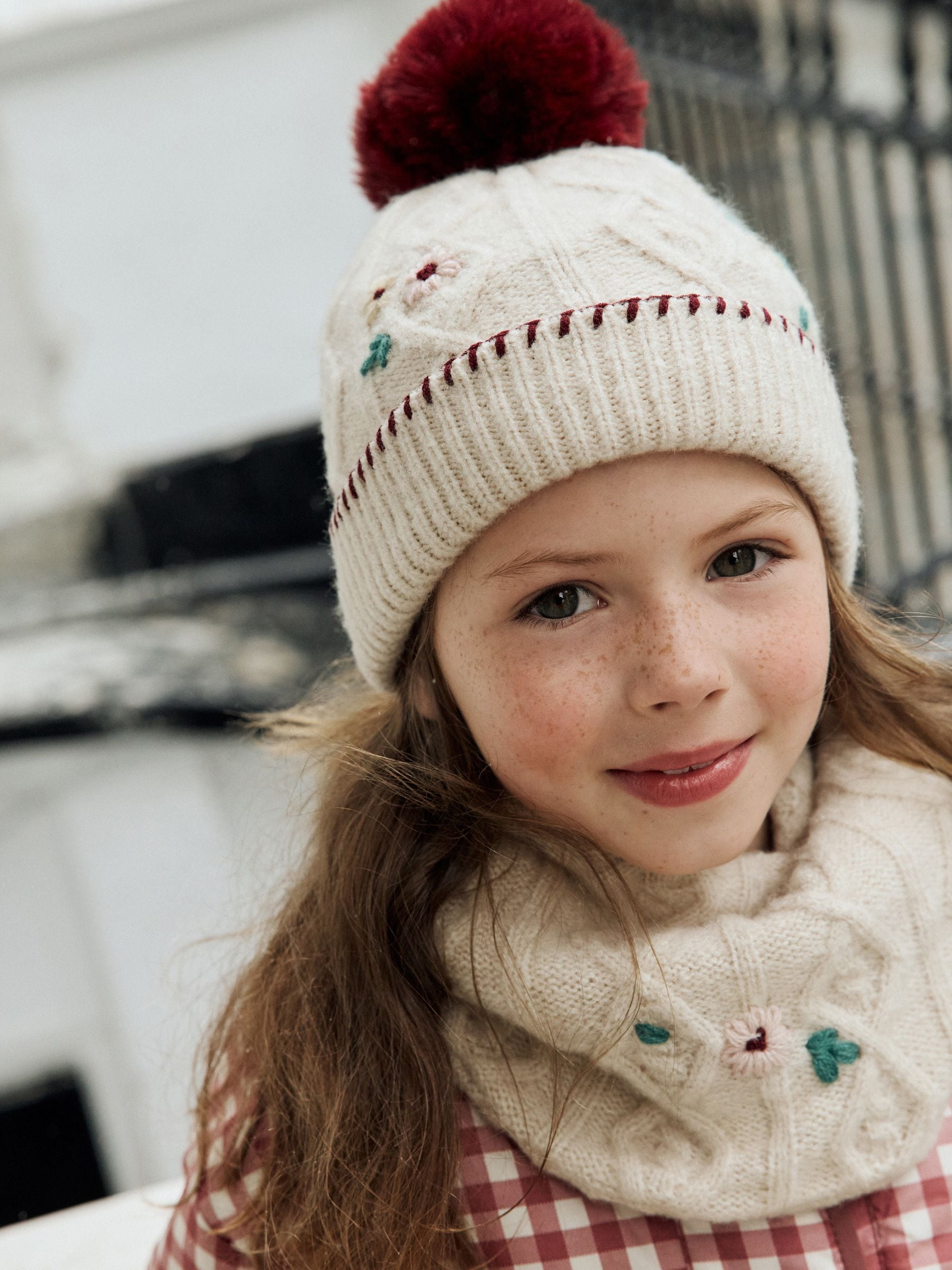 Bordeauxrood - Beanie And Snoods Set (1-16yrs) (1-16yrs)